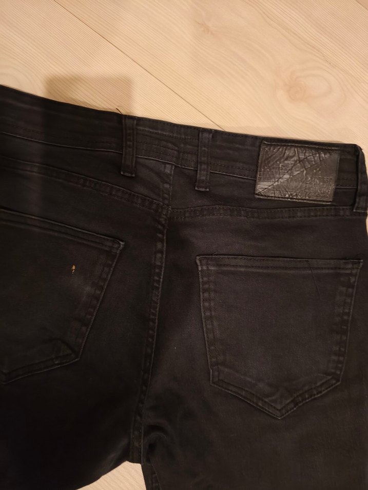 sıyah kot pantolon - Görsel 2