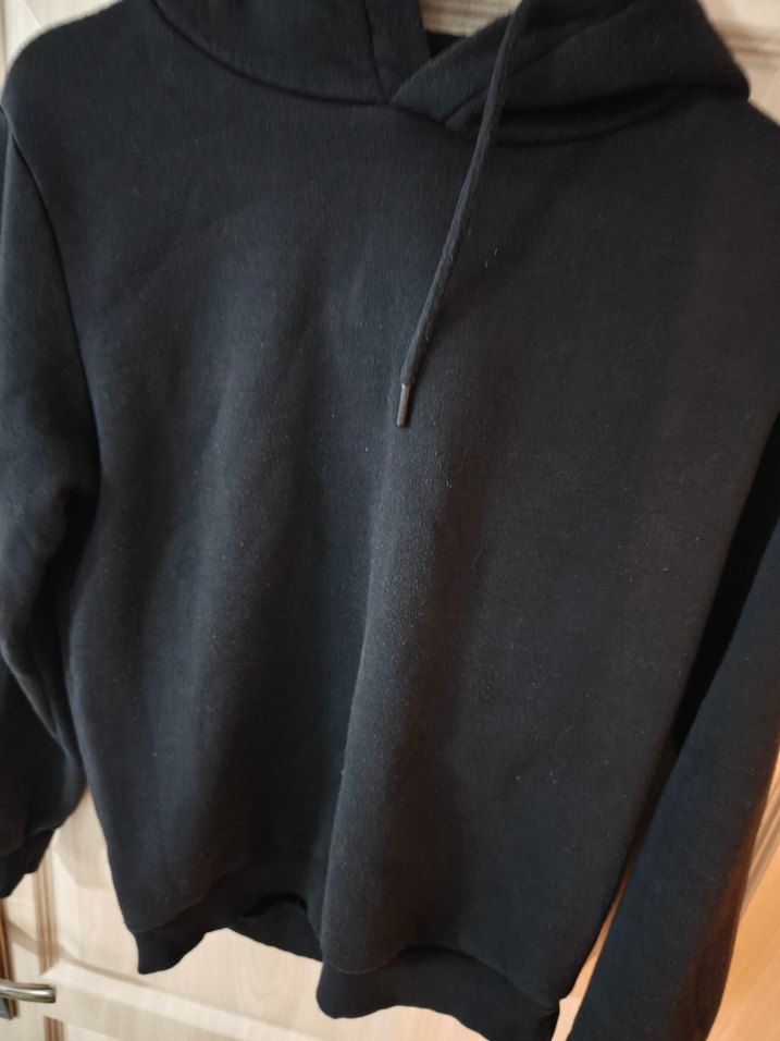 Siyah Kapüşonlu 
Sweatshirt s besen - Görsel 3