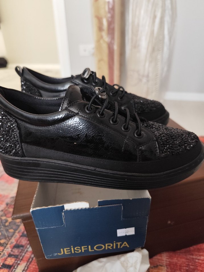 Siyah Taşlı Yüksek Topuklu Kadın Spor Ayakkabı - Görsel 3