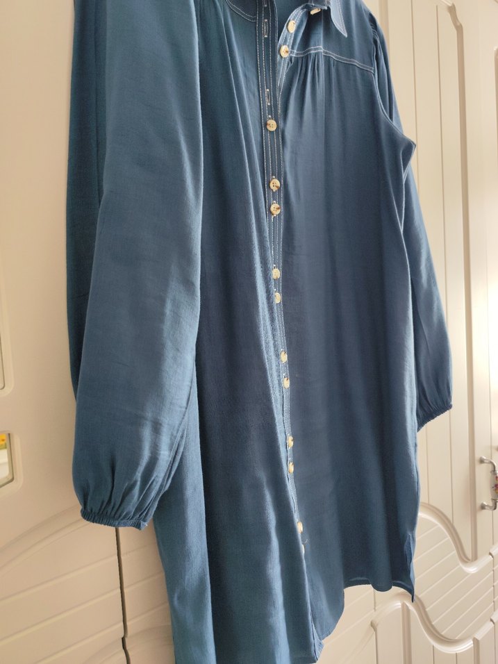 Düğmeli Uzun Kollu Mavi Tunik - Görsel 3