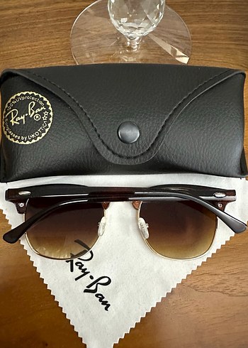 Ray Ban unisex Club Master modeli güneş gözlüğü - Görsel 4