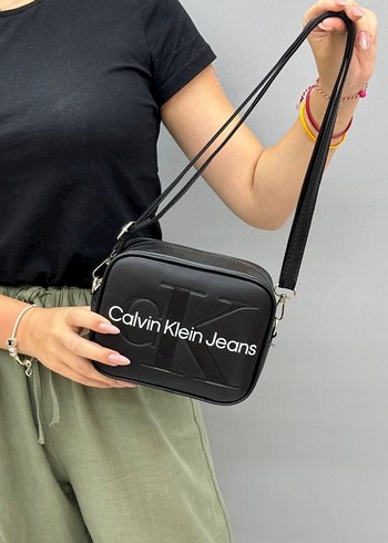 Calvin Klein Jeans Siyah Deri Kadın Çapraz Çanta - Görsel 2