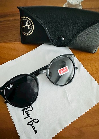 Ray Ban