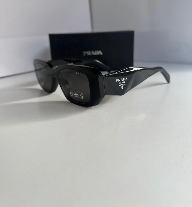 Parlak Siyah Kadın Klasik Güneş Gözlüğü - Görsel 2