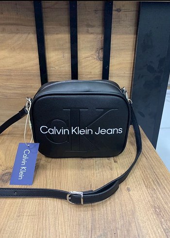 Calvin Klein Siyah Capraz Canta