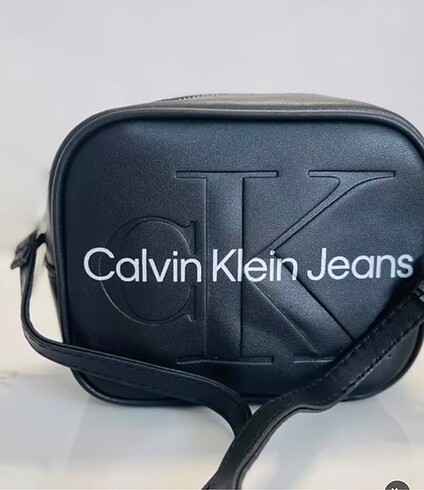 Beden siyah Renk Calvin klein askılı çapraz omuz çantası deri