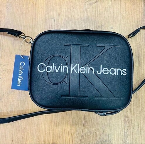 Calvin Klein Calvin klein askılı çapraz omuz çantası deri