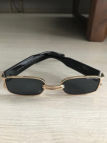 Balenciaga yeni unisex güneş gözlüğü