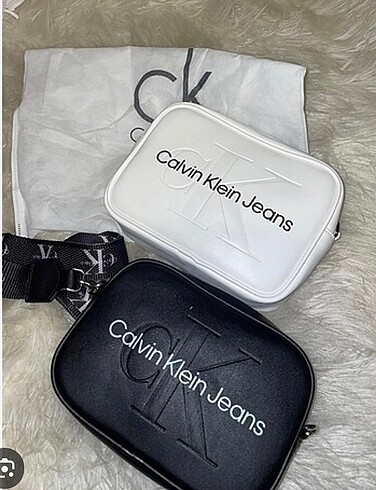 Beden Calvin Klein askılı omuz çapraz çanta