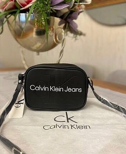 Beden Calvin Klein askılı omuz çapraz çanta