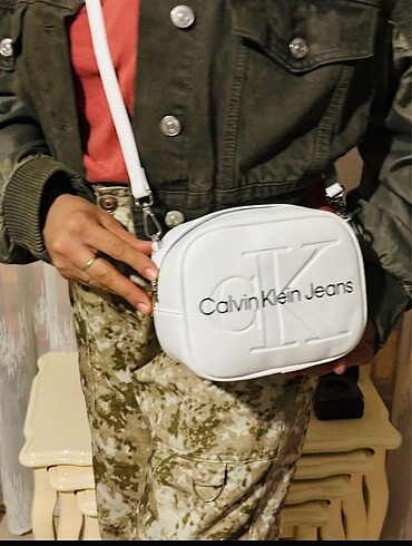 Calvin Klein Calvin Klein askılı omuz çapraz çanta