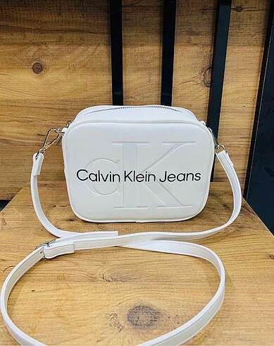 Beden Calvin Klein askılı omuz çapraz çanta