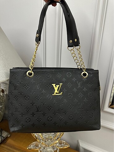 Louis Vuitton Louis Vuitton kol çantası yeni