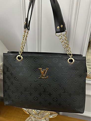  Beden siyah Renk Louis Vuitton kol çantası yeni