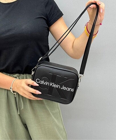 Calvin Klein Calvin Klein askılı omuz çapraz çanta