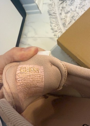 Guess Ayakkabı - Görsel 3