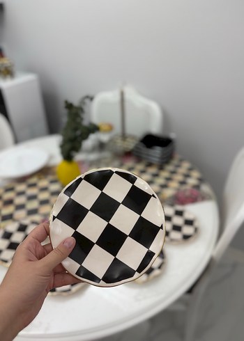 Zara Home Renkli kareli porselen tabak seti