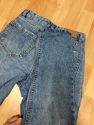 34 Beden mavi Renk Stradivarius jean