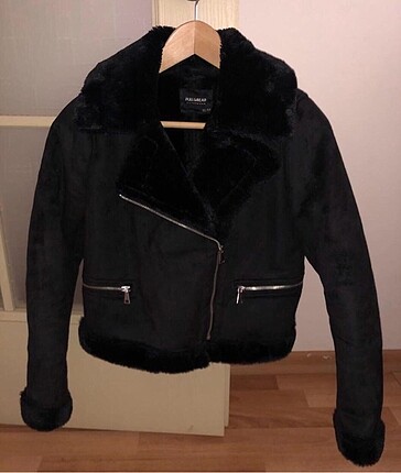 Kürklü Mont pull bear