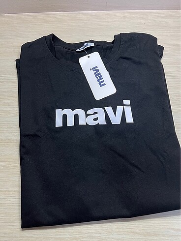 Mavi tişört