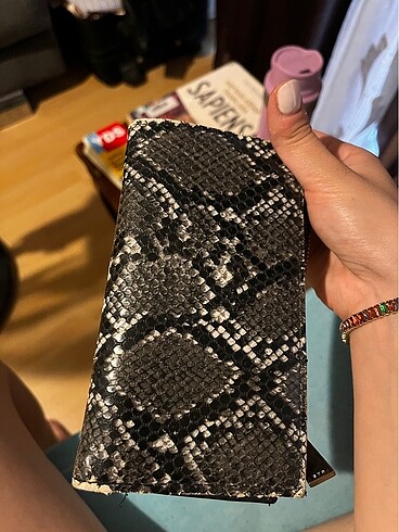 Stradivarius yılan derisi cüzdan - Görsel 2