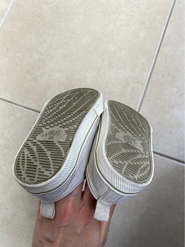 24 Beden ten rengi Renk H&m keten cırtlı ayakkabı 24 numara