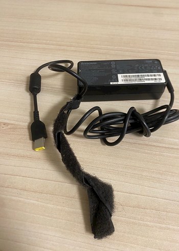 Lenovo Siyah Usb C Sarj Adaptoru