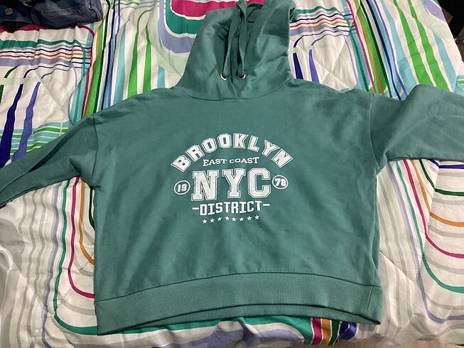 Sweatshirt
