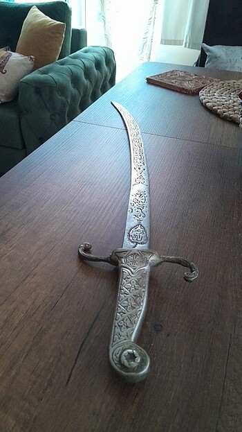 Dekoratif kılıç