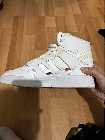 40 Beden beyaz Renk Adidas Spor Ayakkabi