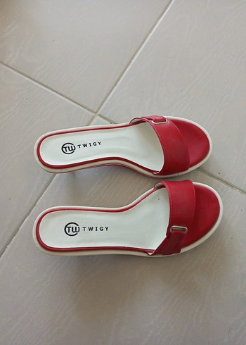 Kırmızı Kadın Dolgu Topuk Terlik