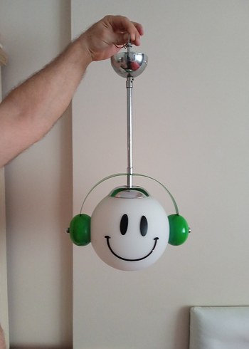 Yeşil Renkli Kulaklıklı Gülümseyen Lamba
çocuk odası avize - Görsel 4