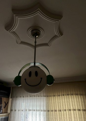 Yeşil Renkli Kulaklıklı Gülümseyen Lamba
çocuk odası avize - Görsel 2