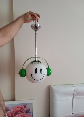 Yeşil Renkli Kulaklıklı Gülümseyen Lamba
çocuk odası avize - Görsel 6