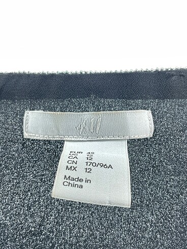 42 Beden siyah Renk H&M Kısa Elbise %70 İndirimli.