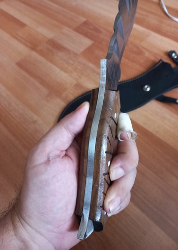 Beden kahverengi Renk 41cm boyunda Av Bıçağı ve Kılıfı