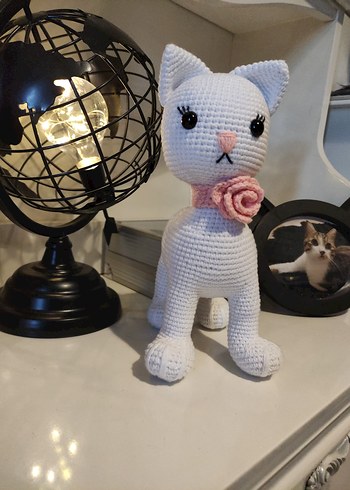 Beyaz Örgü Kedi Peluş Oyuncak(Amigurumi) - Görsel 2