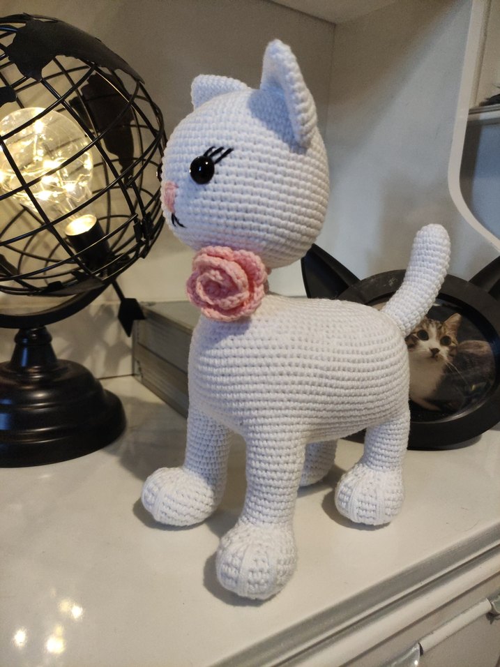 Beyaz Örgü Kedi Peluş Oyuncak(Amigurumi) - Görsel 4