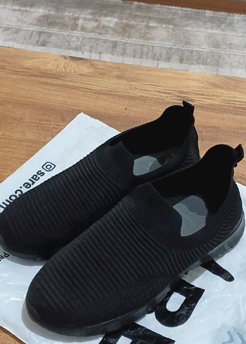 Skechers Siyah Minimal Slip On Sneaker