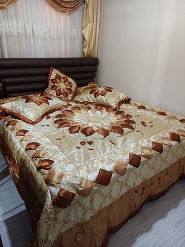 Beden Kapitoneli yatak örtüsü takımı