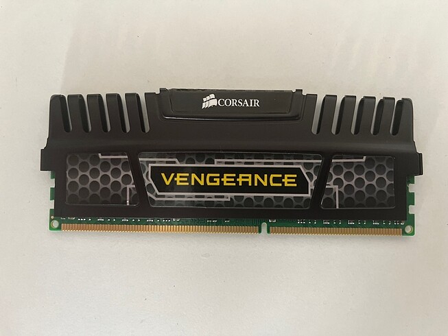 8 GB Corsair Vengeance 1600 MHz DDR3 Masaüstü Ram Black DIMM