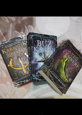 Karanlık Zihinler Serisi 3 Kitap Seti