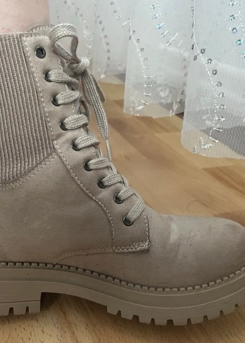 Bej Süet Bağcıklı Kadın Bot - Görsel 2