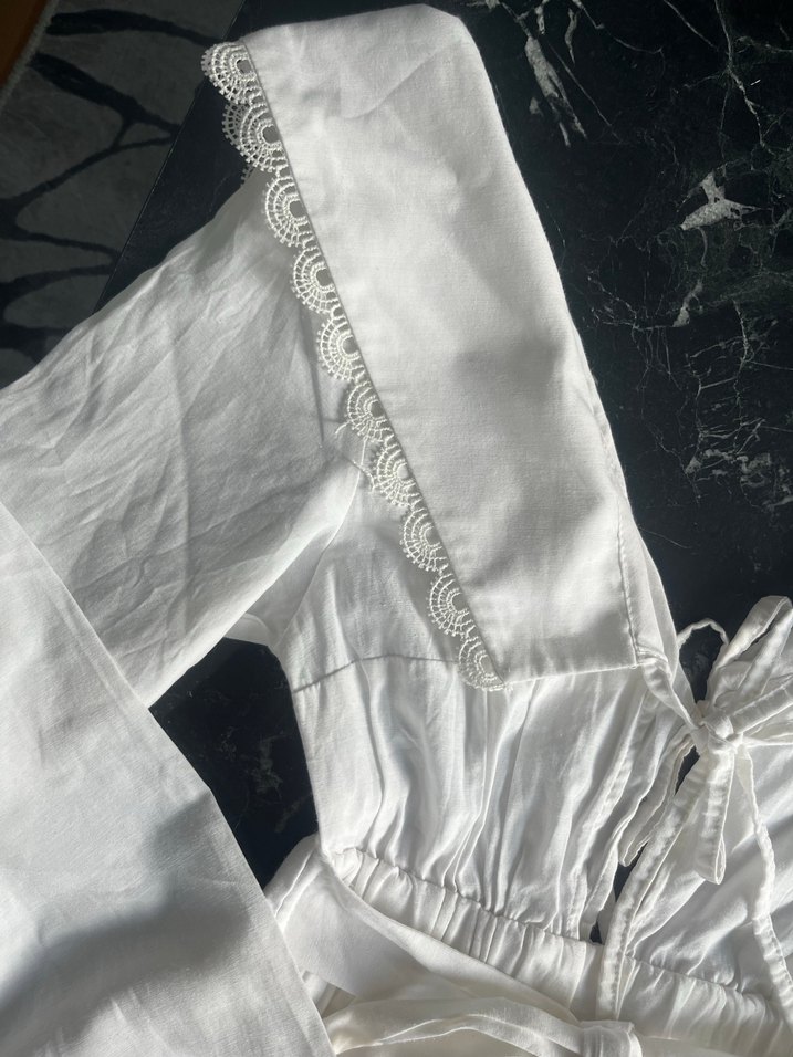 Beyaz Midi Uzunlukta Gotik Kadın Elbisesi - Görsel 2