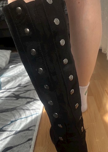 Siyah Süet Tokalı Dizüstü Bot - Görsel 2