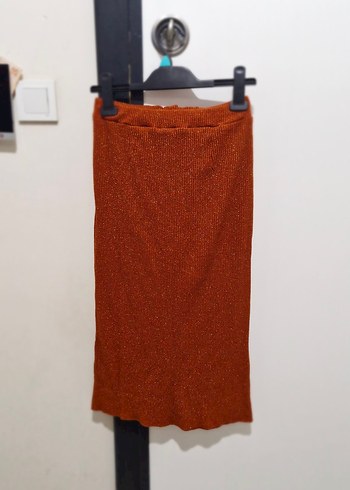 Düğmeli Simli Kumaş Kahverengi Triko Midi Etek - Görsel 2