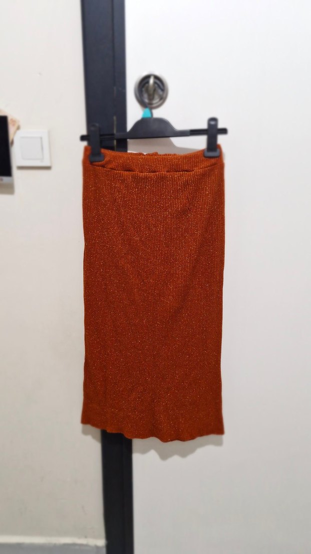 Düğmeli Simli Kumaş Kahverengi Triko Midi Etek - Görsel 2