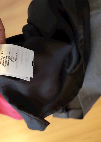 Gri V Yaka Kemerli Uzun Elbise - Görsel 5