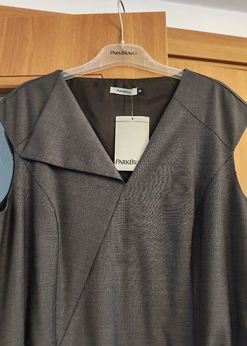 Gri V Yaka Kemerli Uzun Elbise - Görsel 3