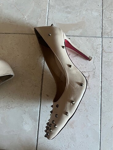 38 Beden ten rengi Renk Stiletto